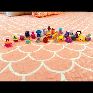 Shopkins Collection and Stand